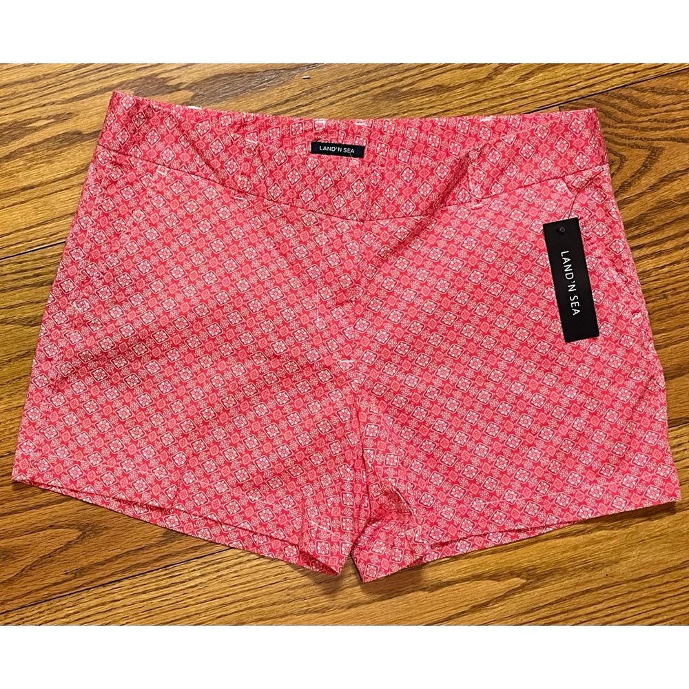 Land ‘n Sea Floral Shorts
